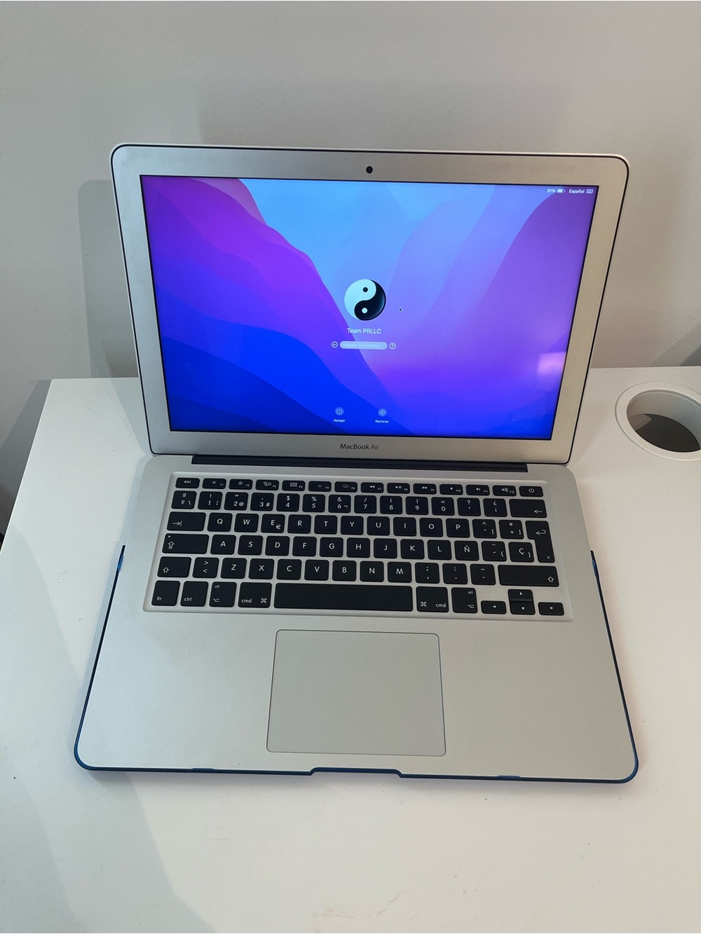 Apple MacBook Air 13” A1466 Laptop – Silver